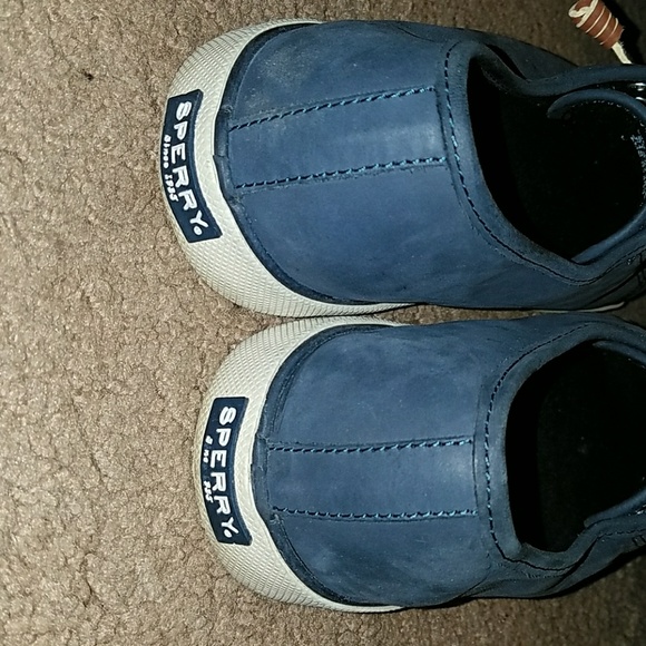 Woman's Sperry Suede shoes - Picture 2 of 4